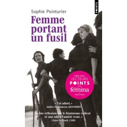 Femme portant un fusil