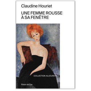 Une femme rousse à sa fenêtre